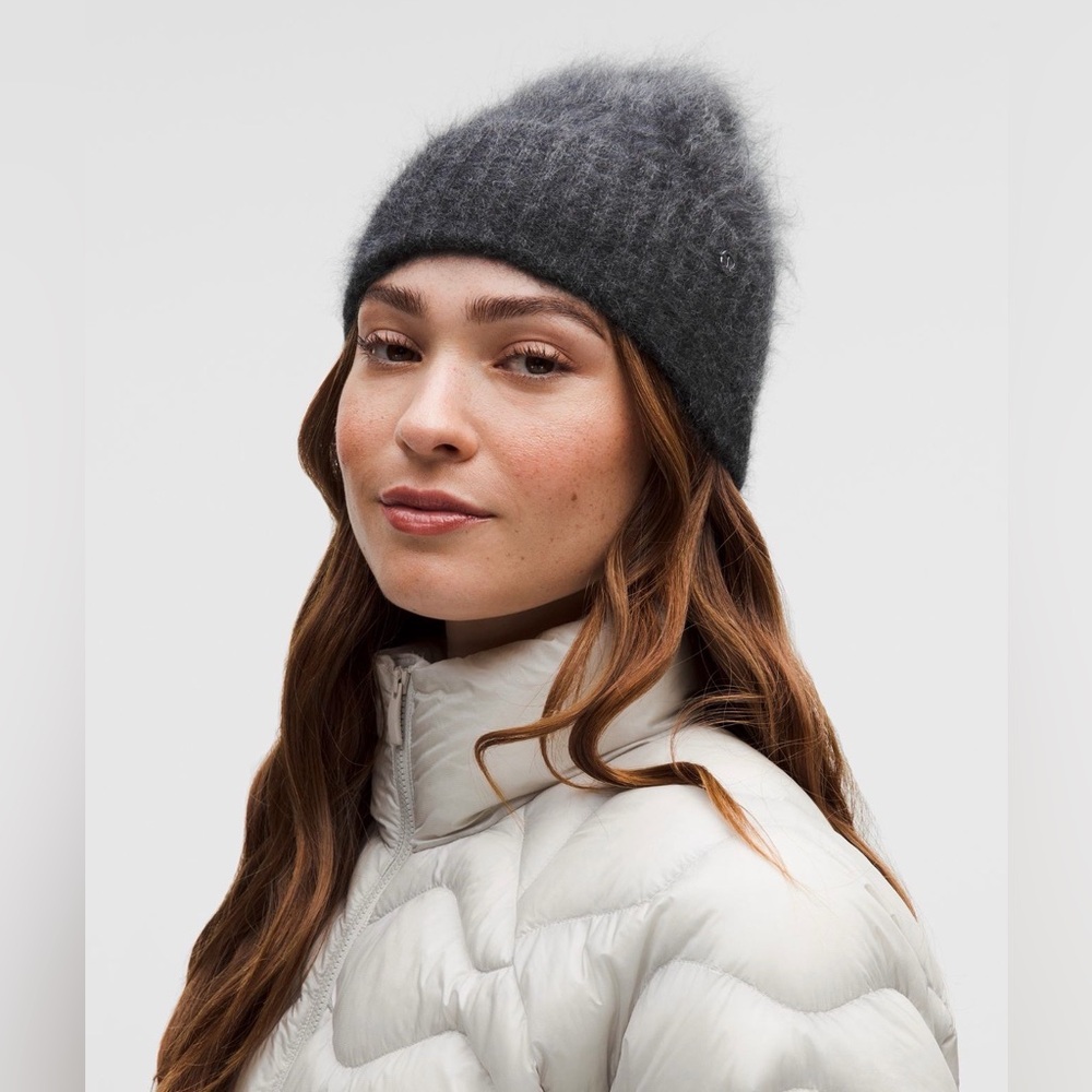 🆕 LULULEMON Fuzzy Cashmere Beanie Heathered Light Onyx NWT